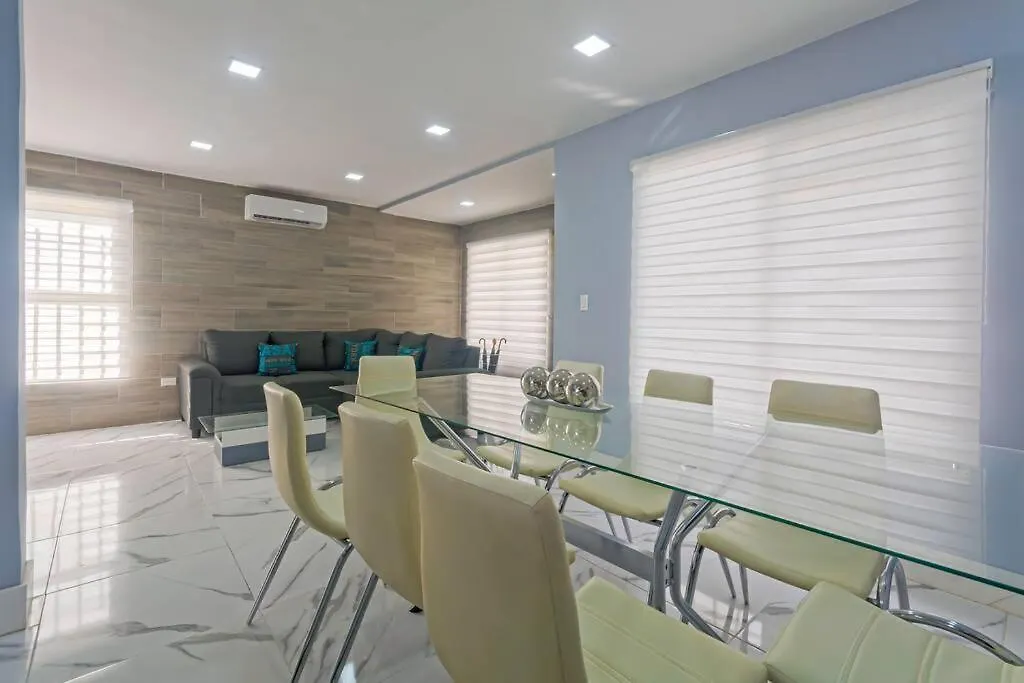 Playa Del Nino And Ferry Isla Mujeres 15 Minutes! Villa Cancun Holiday home