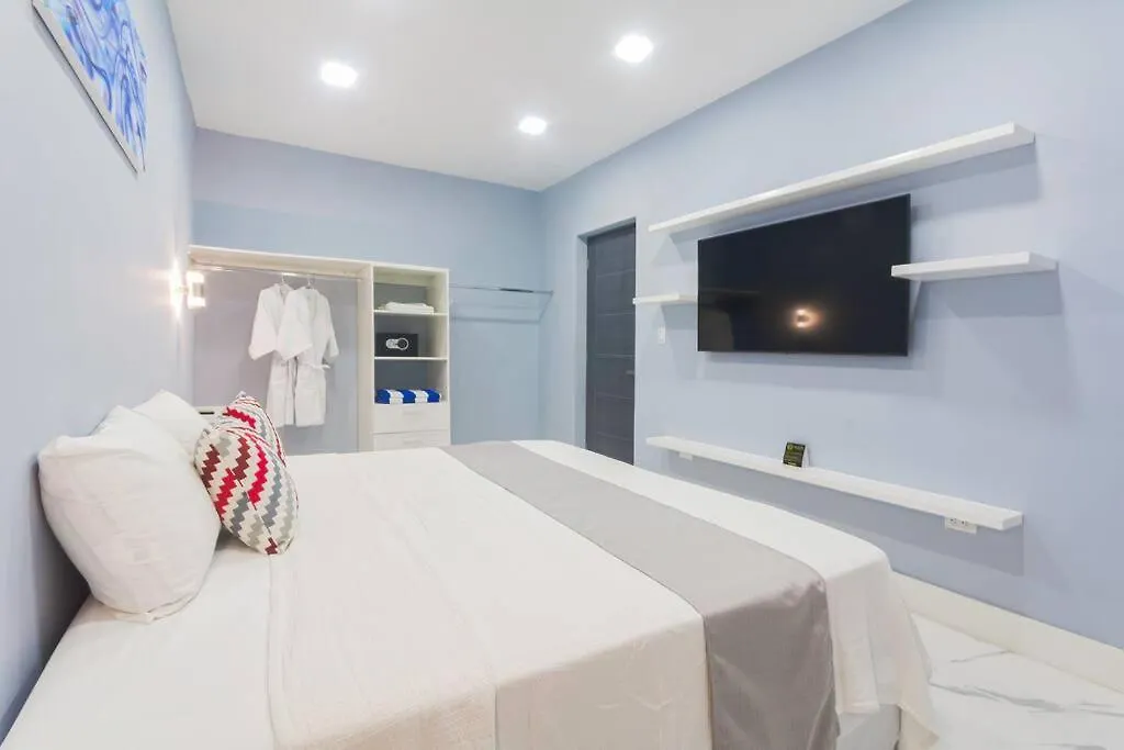 Playa Del Nino And Ferry Isla Mujeres 15 Minutes! Villa Cancun Holiday home