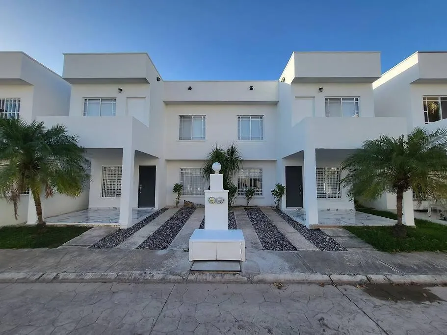 Holiday home Playa Del Nino And Ferry Isla Mujeres 15 Minutes! Villa Cancun