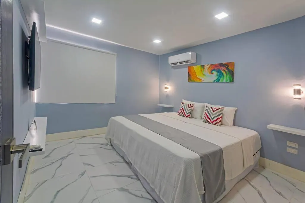 Playa Del Nino And Ferry Isla Mujeres 15 Minutes! location